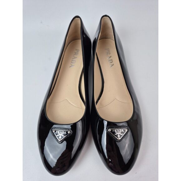 Prada Women's Black Patent Leather Logo Ballerina Flats Size 40 - Picture 3 of 7